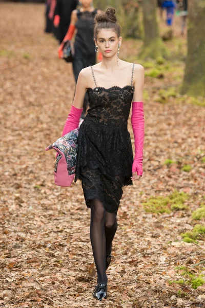 Look 70
